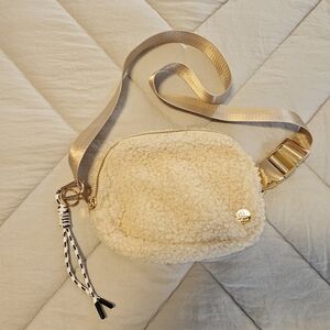 Cream‎ Shearling Crossbody Bag